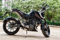 Black KTM Duke 200
