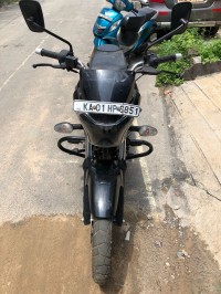 Bajaj V15