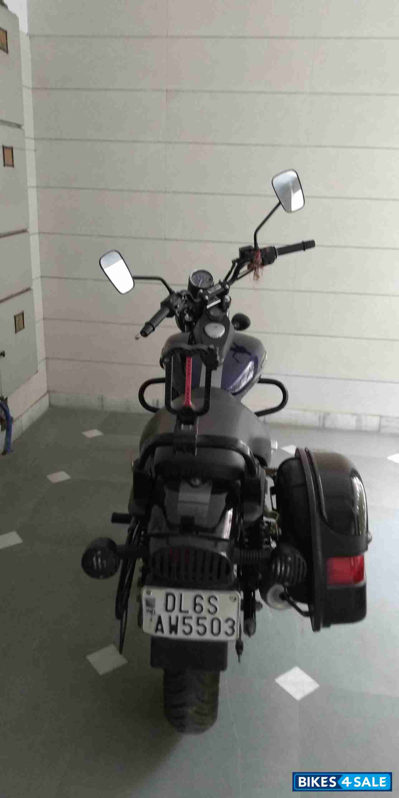 Blue Bajaj Avenger Street 150