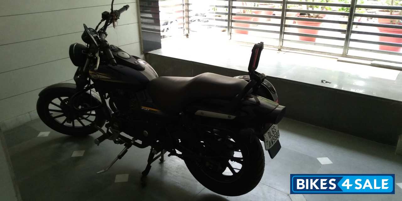 Blue Bajaj Avenger Street 150