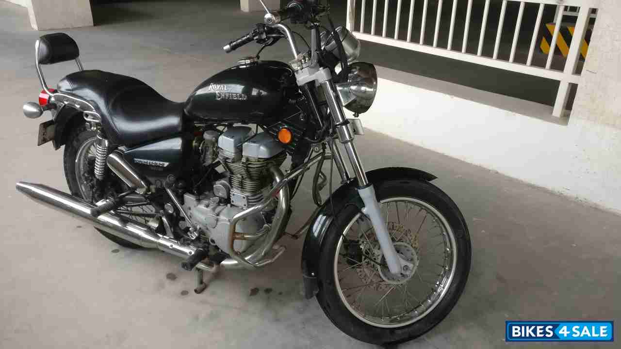 Black Royal Enfield Thunderbird TwinSpark 350