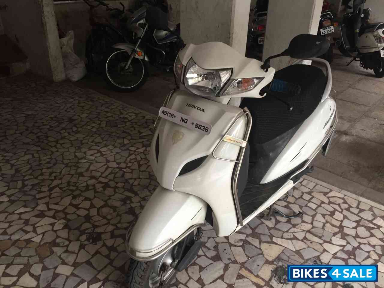 Pearl White Honda Activa 3G