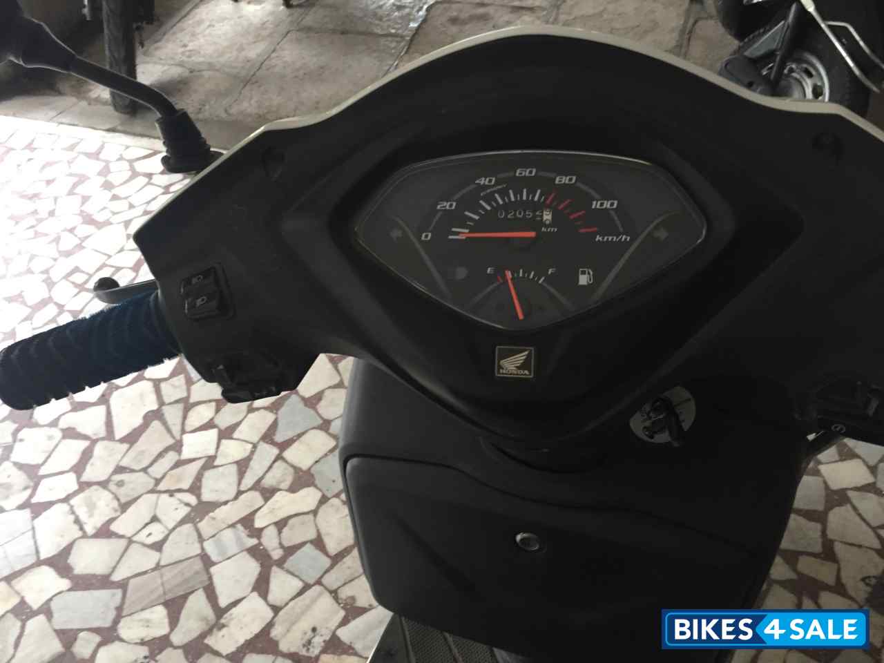 Pearl White Honda Activa 3G