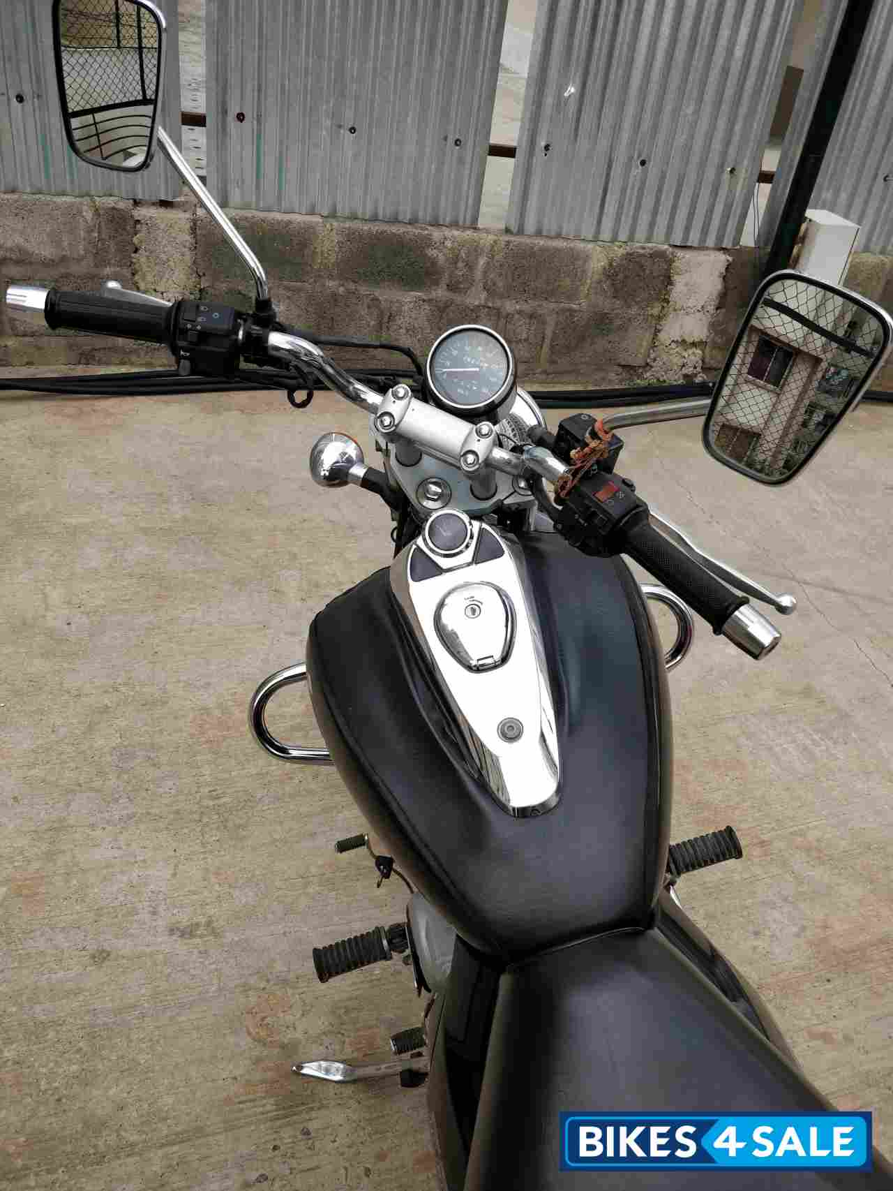 Bajaj Avenger 220 DTS-i