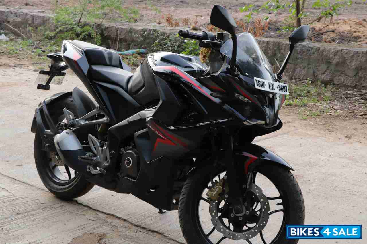 Bajaj Pulsar RS 200