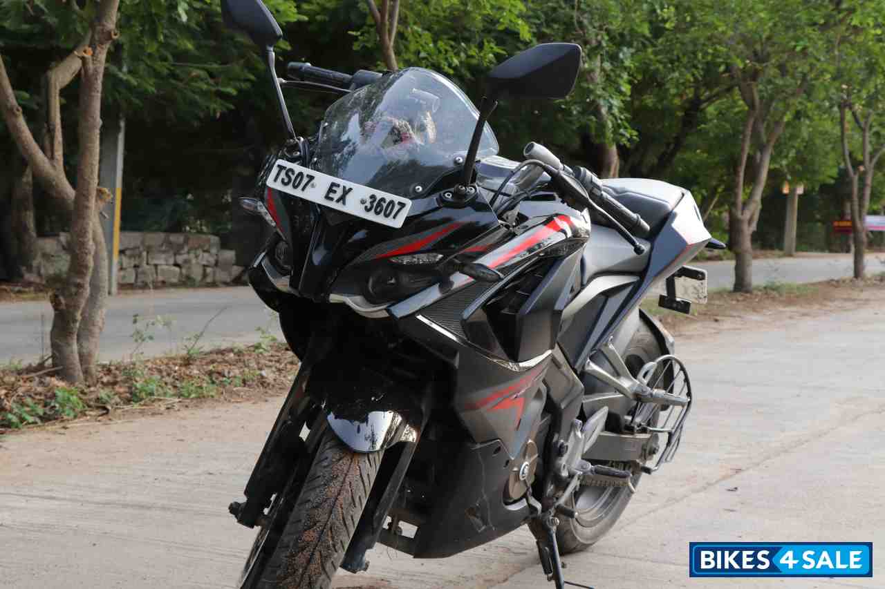 Bajaj Pulsar RS 200
