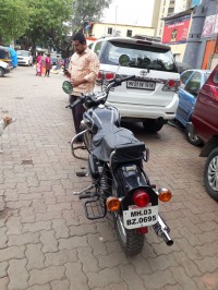 Black Royal Enfield Bullet Standard 500