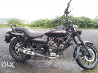 Matt Black Bajaj Avenger Street 220