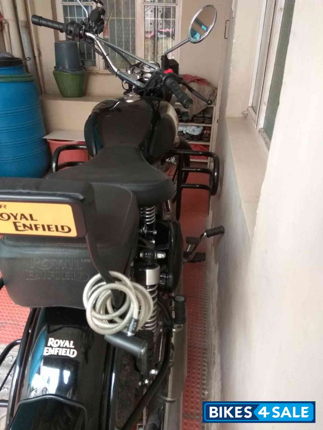 Black Royal Enfield Classic 350 Black Royal Enfield Classic 350