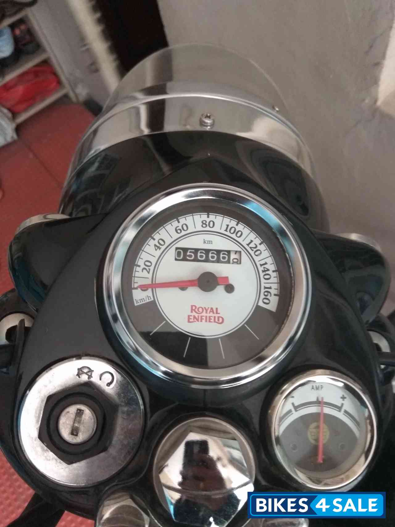 Black Royal Enfield Classic 350 Black Royal Enfield Classic 350