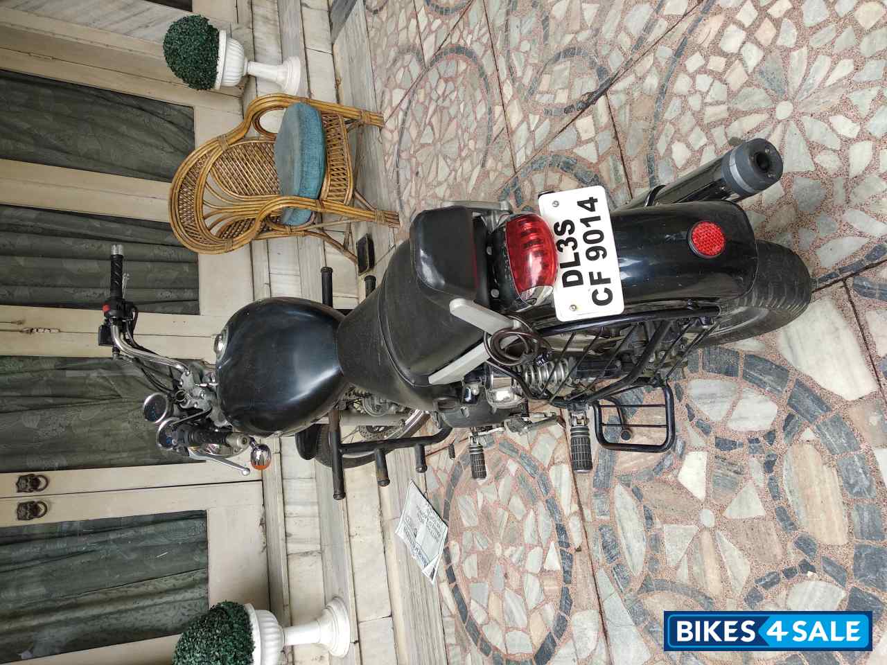 Black Royal Enfield Thunderbird 500