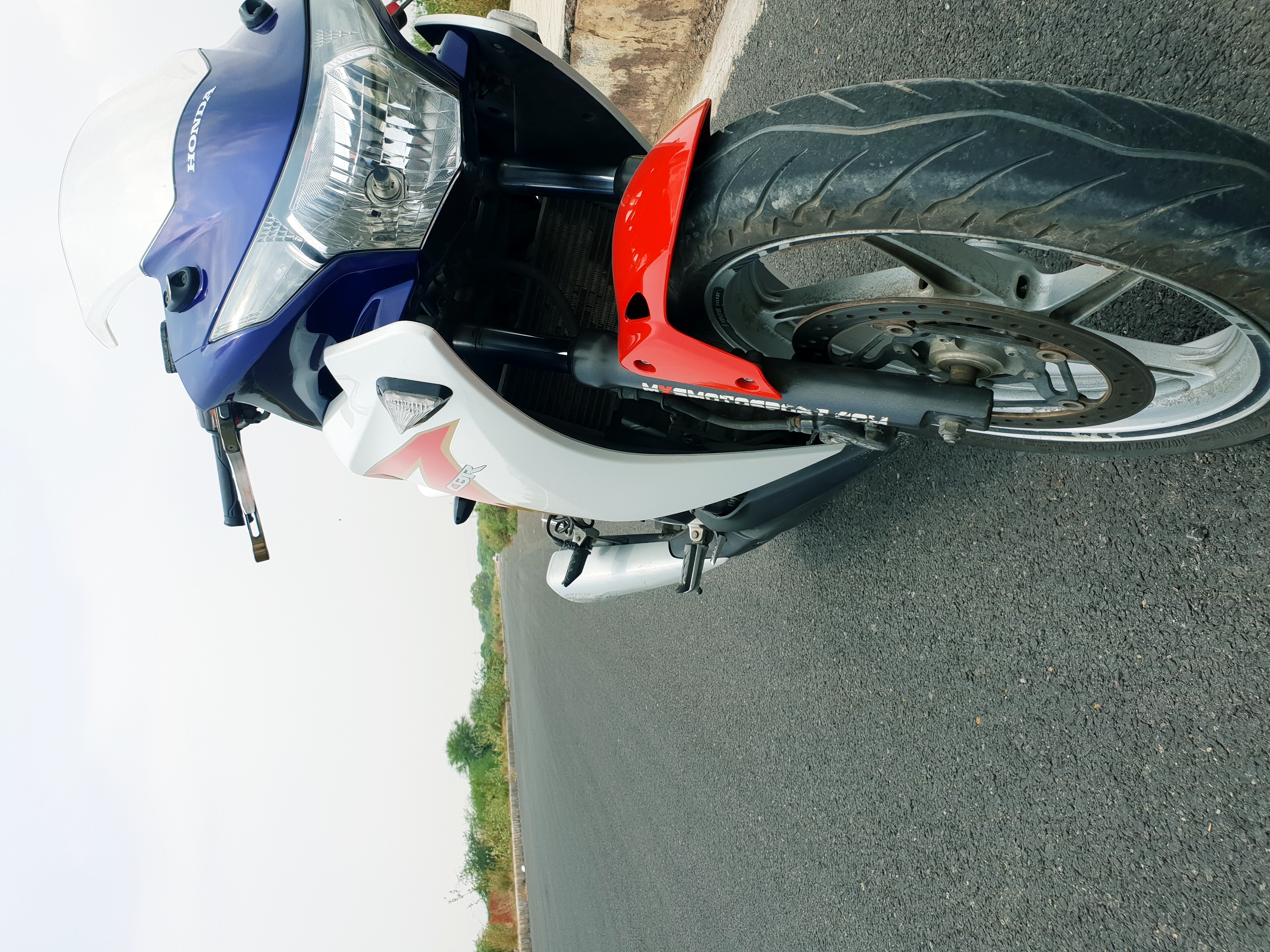 Tri Color Honda CBR 250R