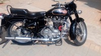 Black Royal Enfield Bullet Standard 350