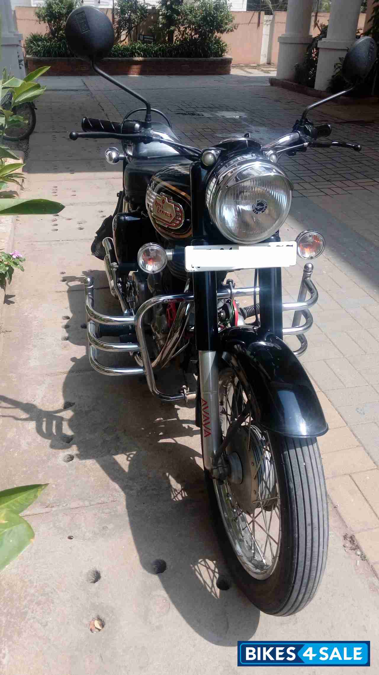Black Royal Enfield Bullet Standard 350