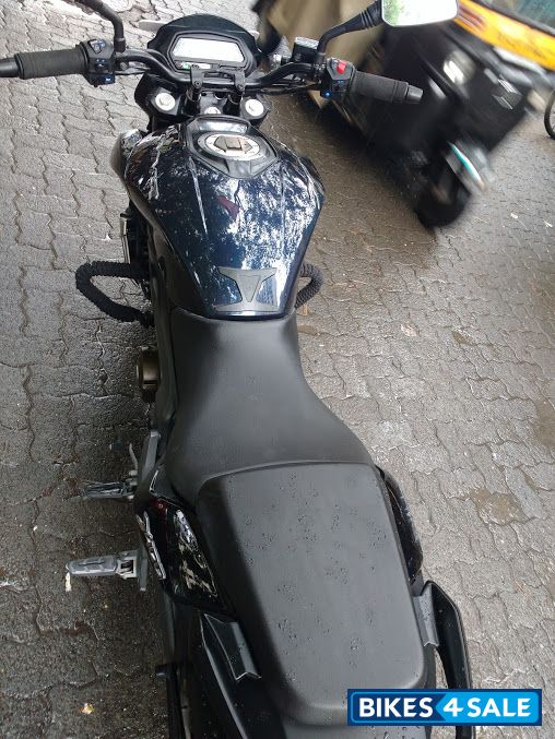 Blue Bajaj Dominar 400 Disc Blue Bajaj Dominar 400 Disc
