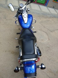 Blue Bajaj Avenger 220 DTS-i