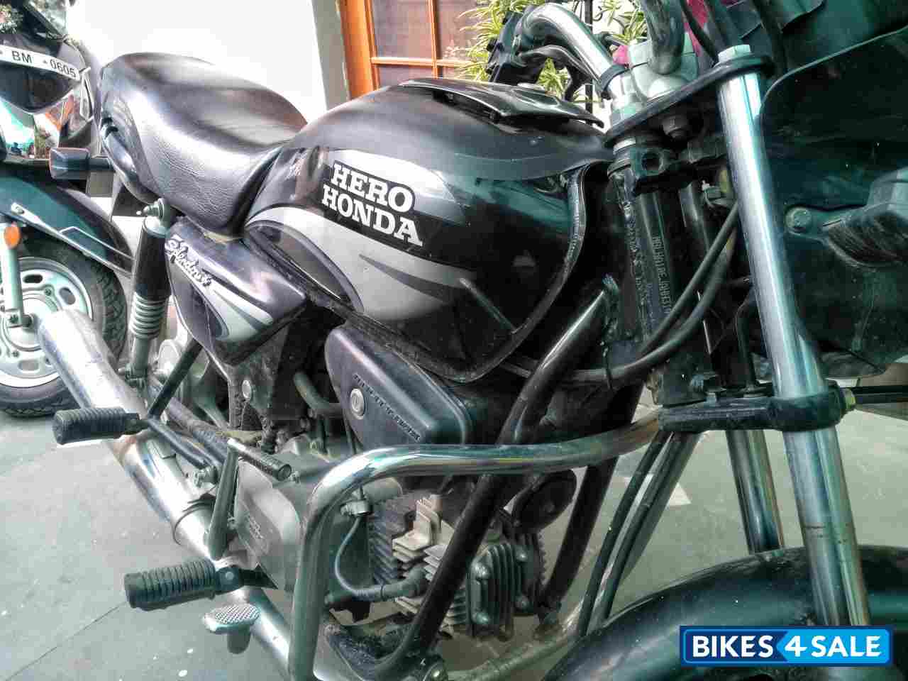 Black Hero Splendor Plus