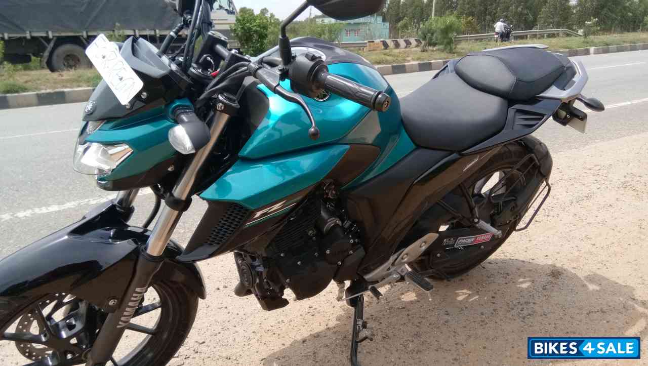 Yamaha FZ25