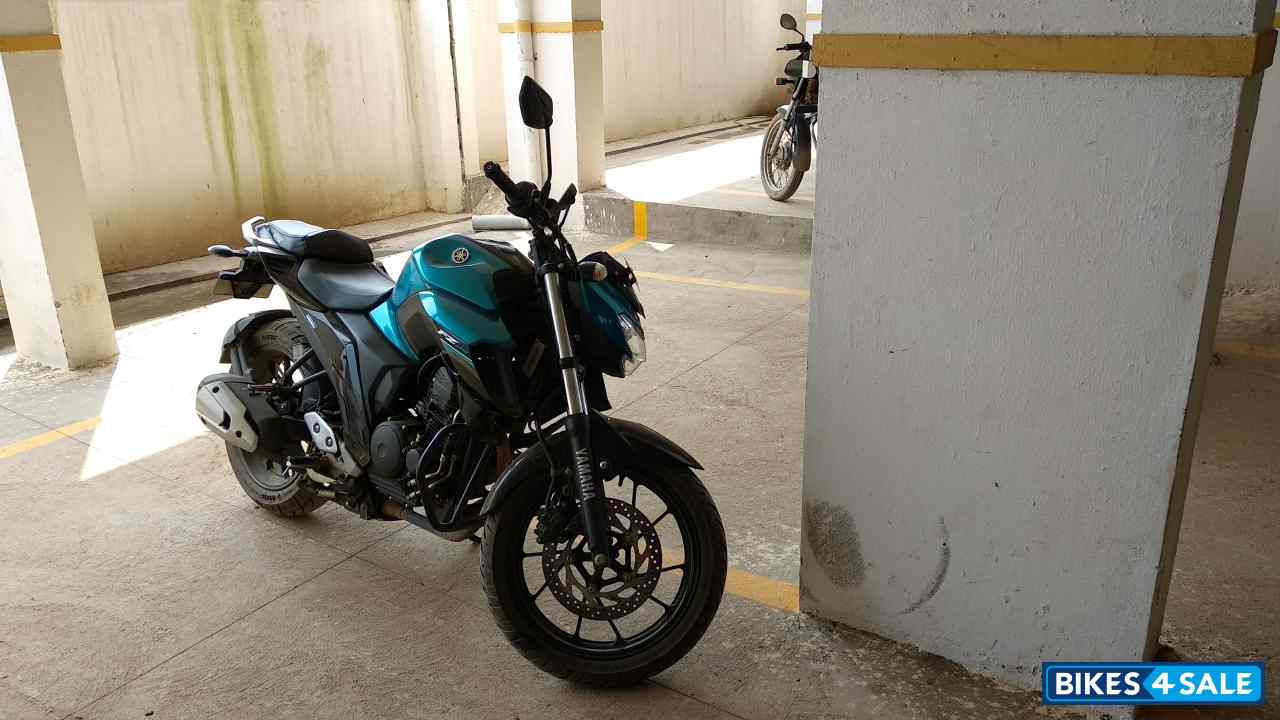 Yamaha FZ25