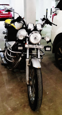 Silver Royal Enfield Thunderbird TwinSpark 350