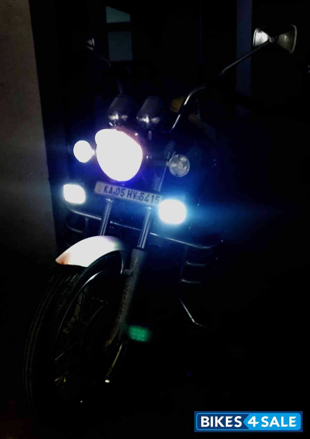 Silver Royal Enfield Thunderbird TwinSpark 350 Silver Royal Enfield Thunderbird TwinSpark 350