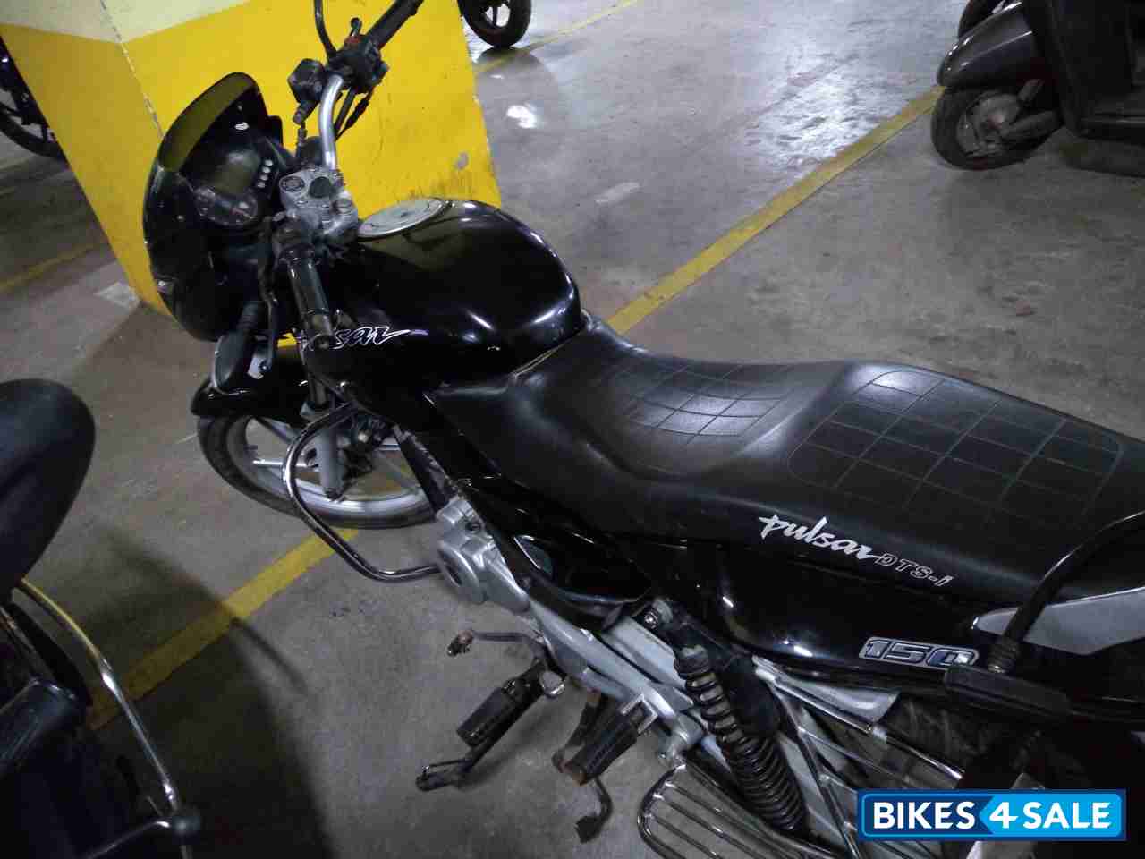 Black Bajaj Pulsar 150 DTSi