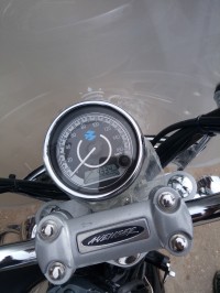 Black Bajaj Avenger Cruise 220