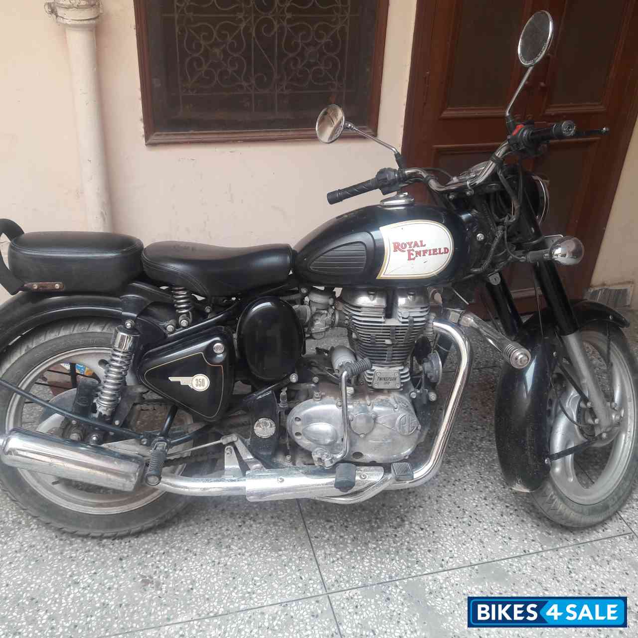 Black Royal Enfield Classic 350