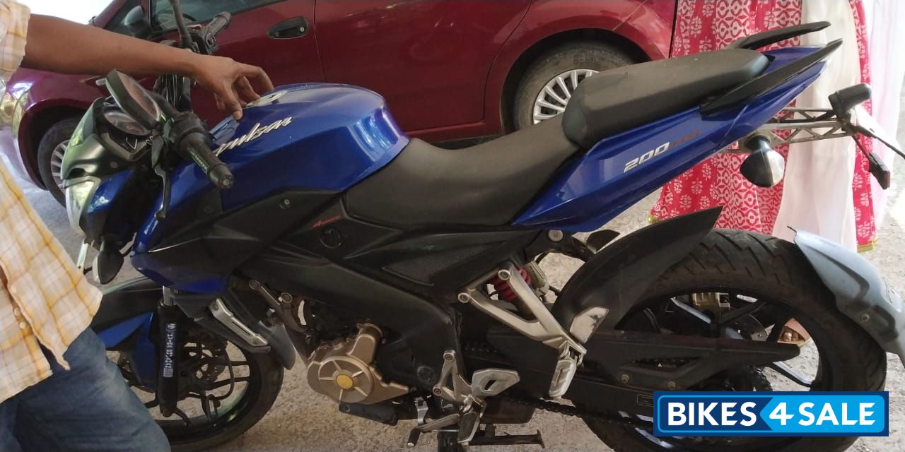 Blue Bajaj Pulsar 200 NS