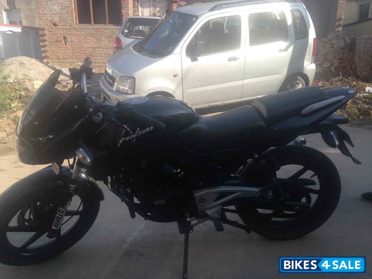 Black Bajaj Pulsar 200 DTSi Black Bajaj Pulsar 200 DTSi
