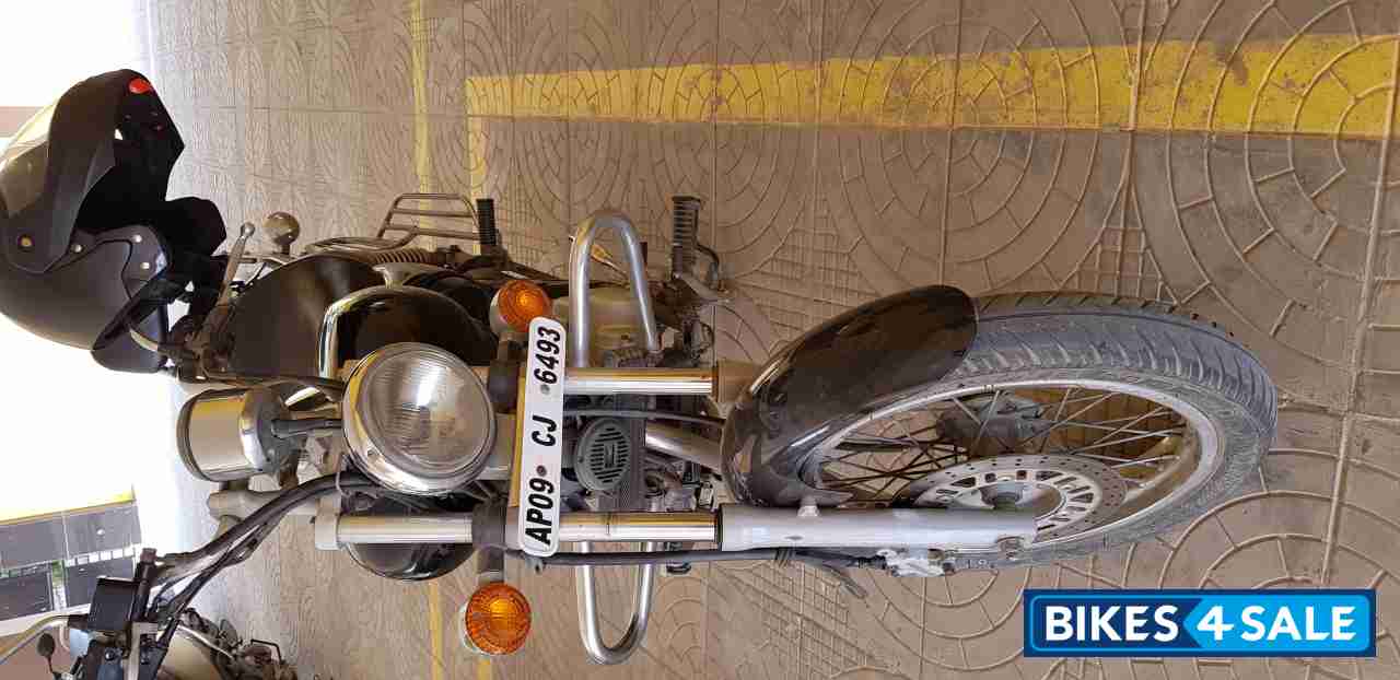 Bajaj Avenger 220 DTS-i