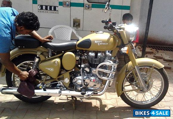 War Era Royal Enfield Classic Desert Storm