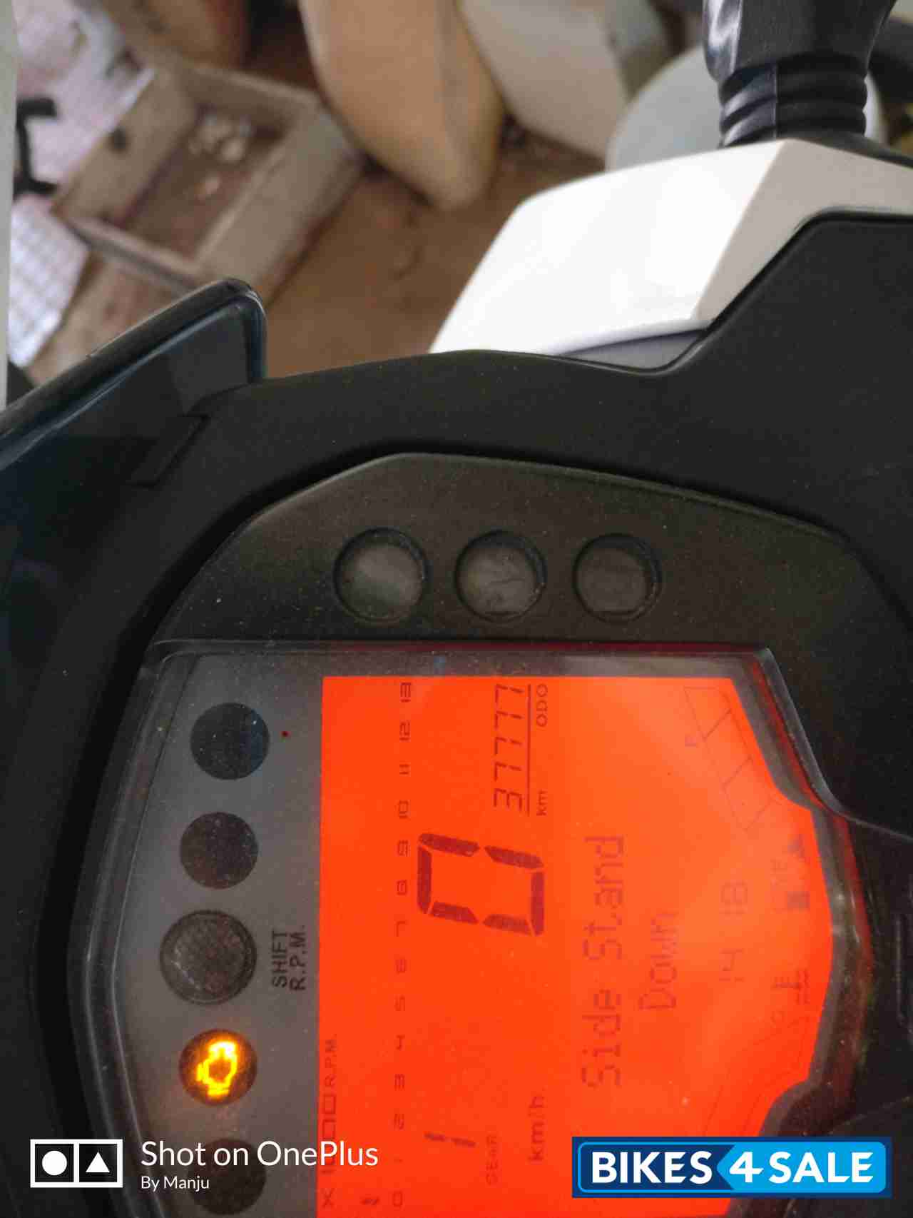 White&orange KTM Duke 200