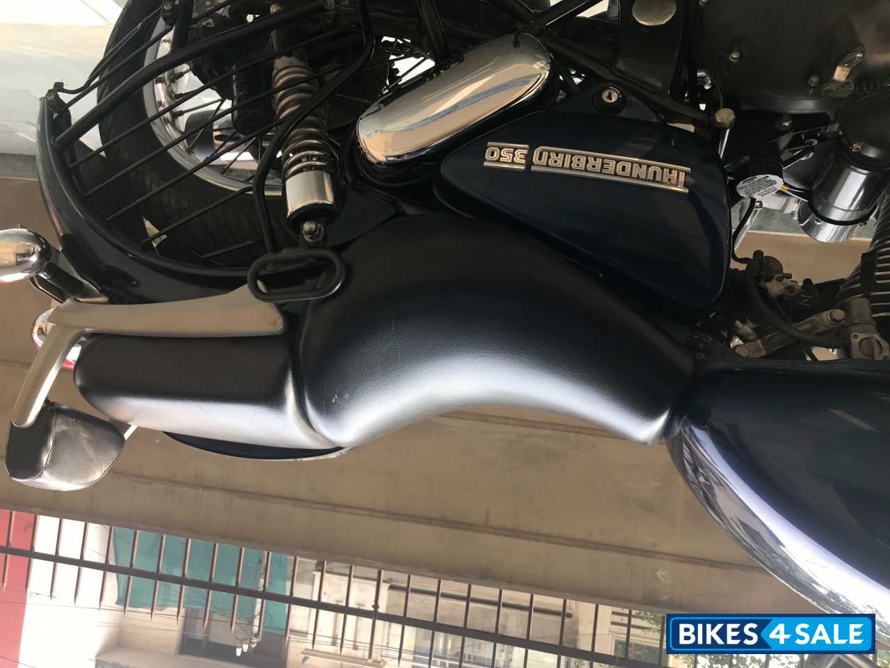 Blue Royal Enfield Thunderbird TwinSpark 350 Blue Royal Enfield Thunderbird TwinSpark 350