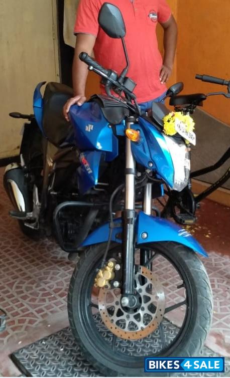 Blue Suzuki Gixxer 150