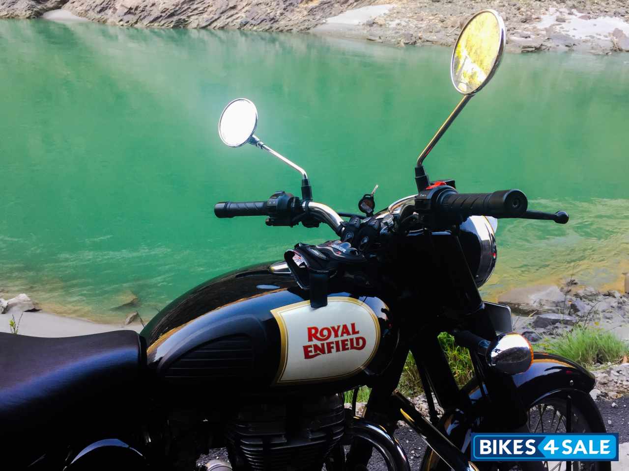 Black Royal Enfield Classic 350 Black Royal Enfield Classic 350