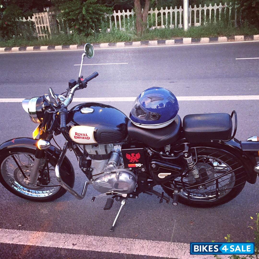 Black Royal Enfield Classic 350 Black Royal Enfield Classic 350