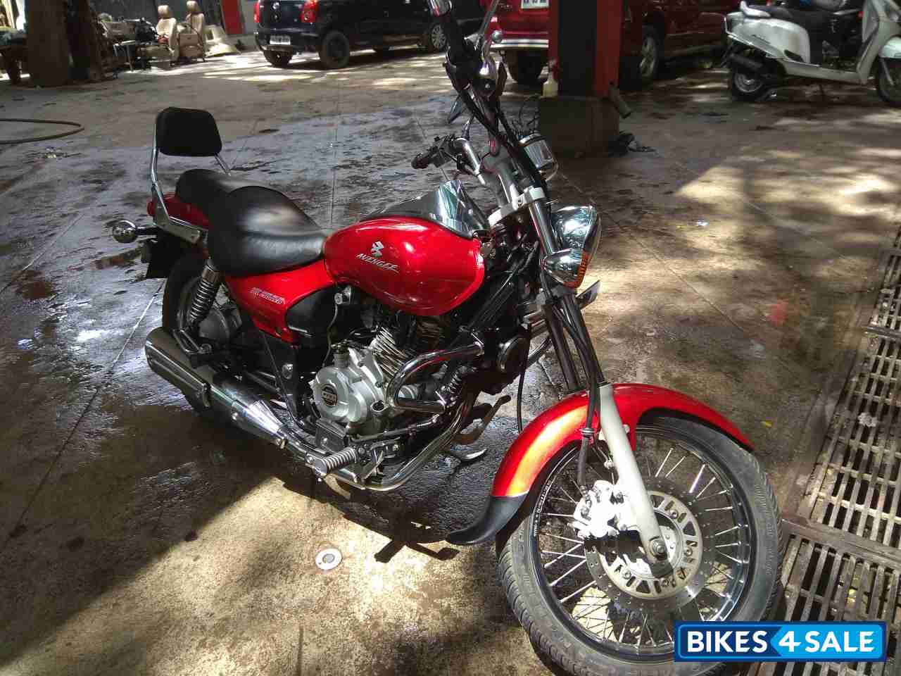 Bajaj Avenger 220 DTS-i