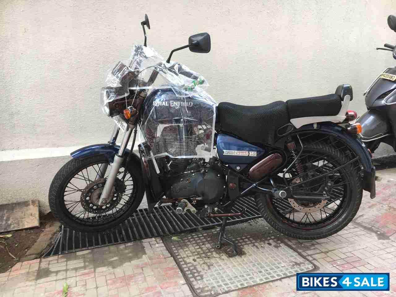 Marine Royal Enfield Thunderbird 350