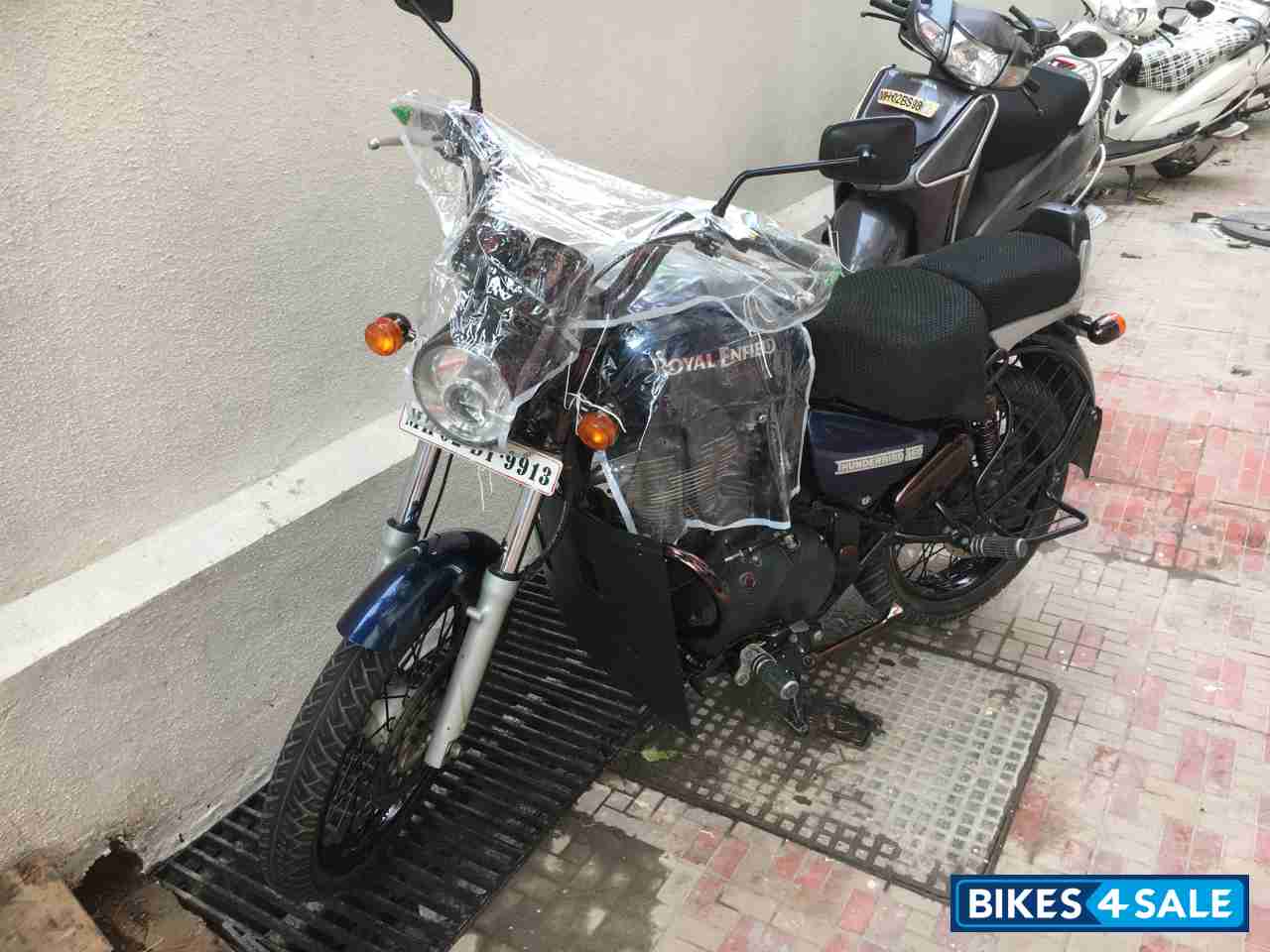 Marine Royal Enfield Thunderbird 350