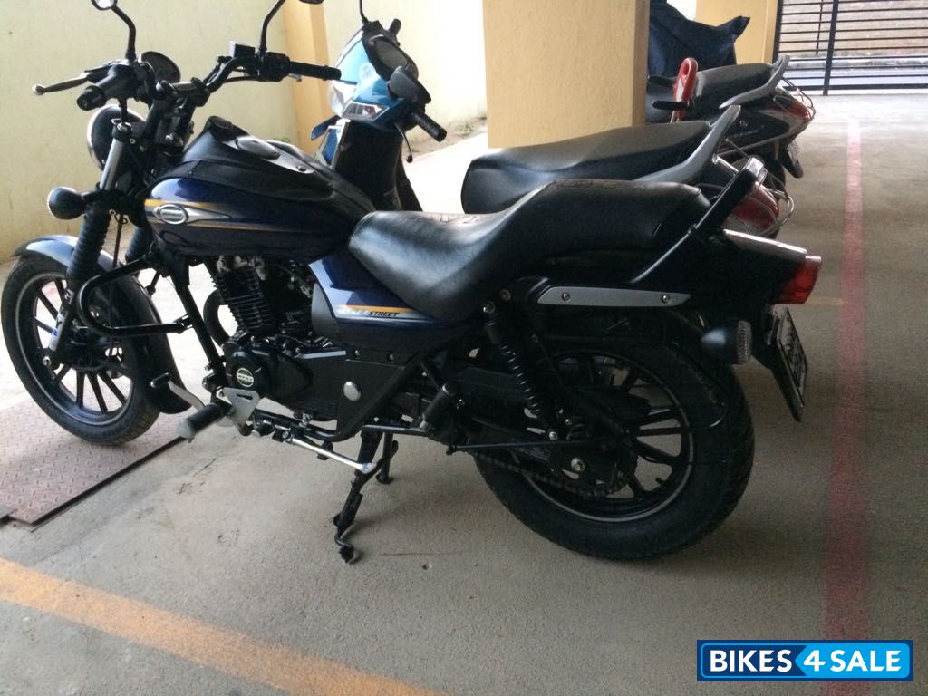 Blue Bajaj Avenger Street 150 Blue Bajaj Avenger Street 150