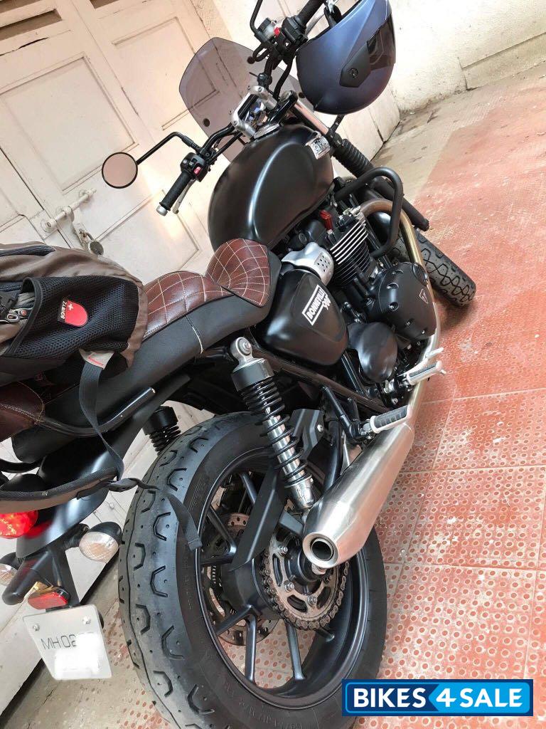 Black Triumph Street Twin