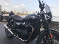 Black Triumph Street Twin