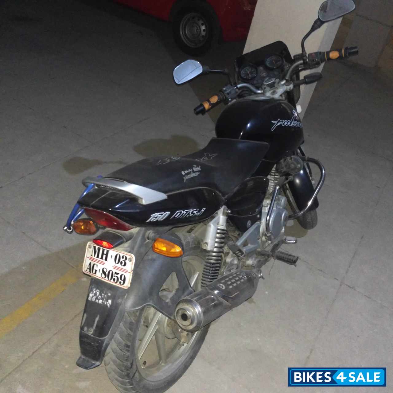 Black Bajaj Pulsar 150 DTSi Black Bajaj Pulsar 150 DTSi