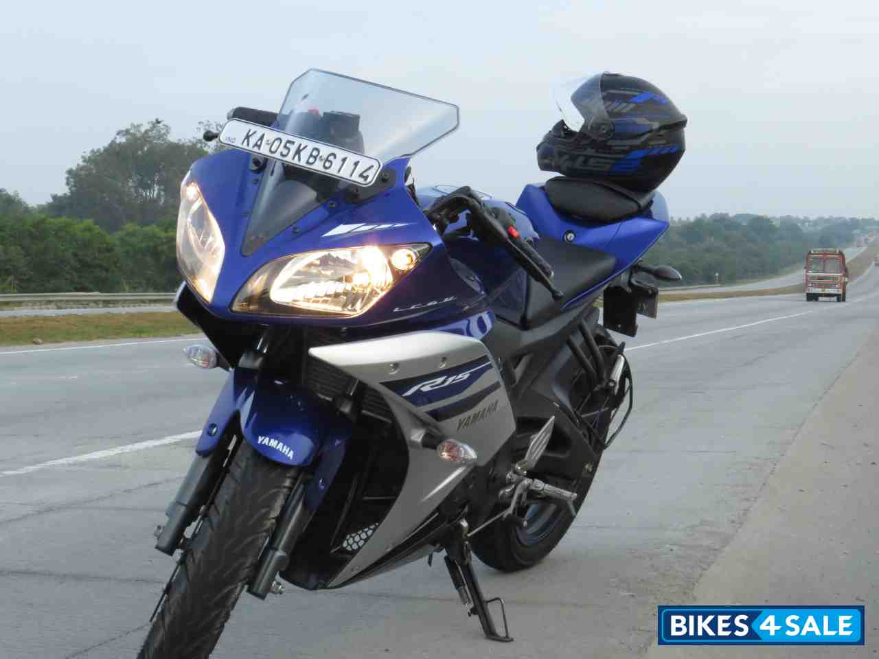 Blue Yamaha YZF R15
