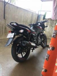 Laser Black. Bajaj Pulsar 150 DTSi