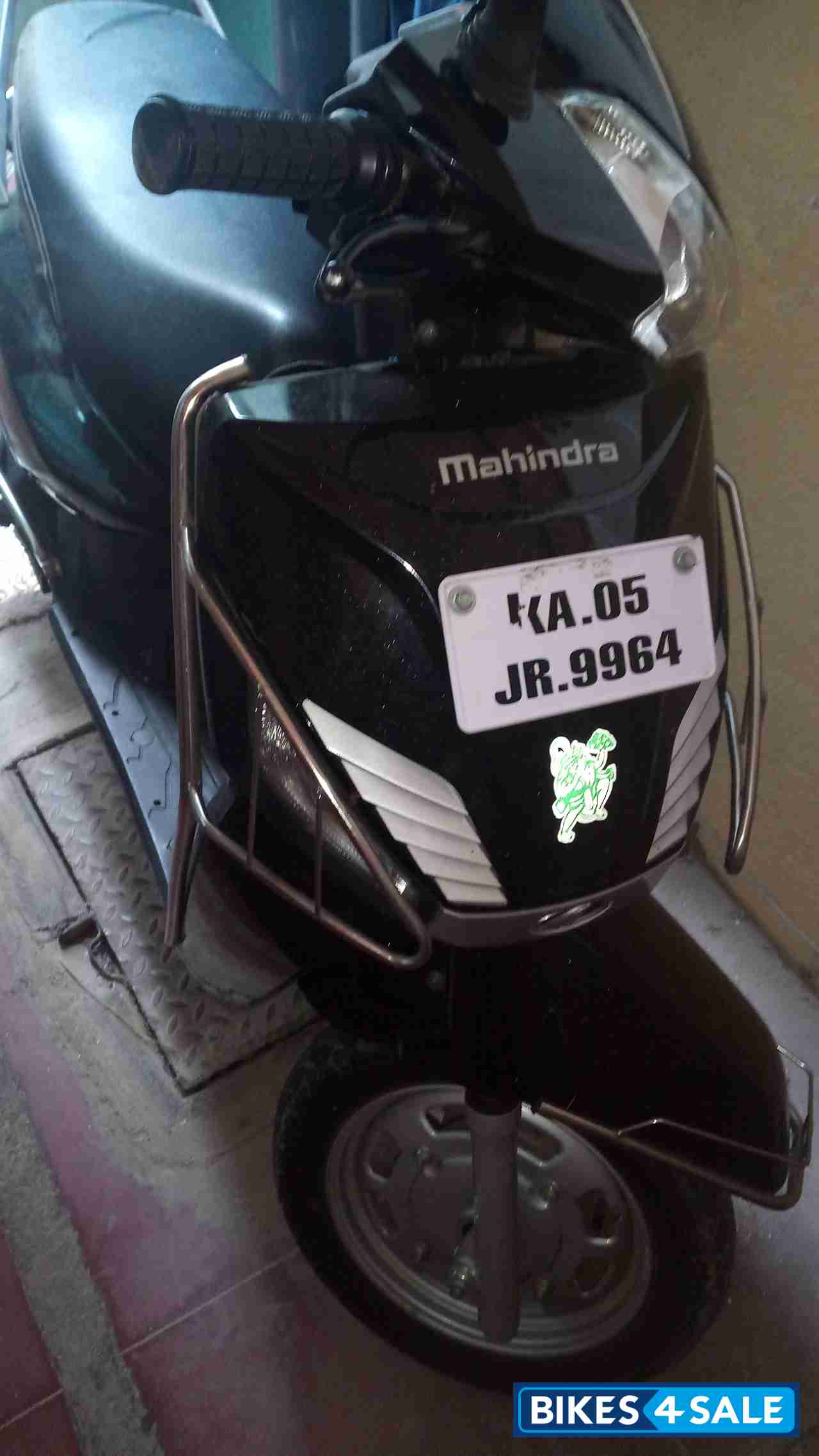 Mahindra Gusto