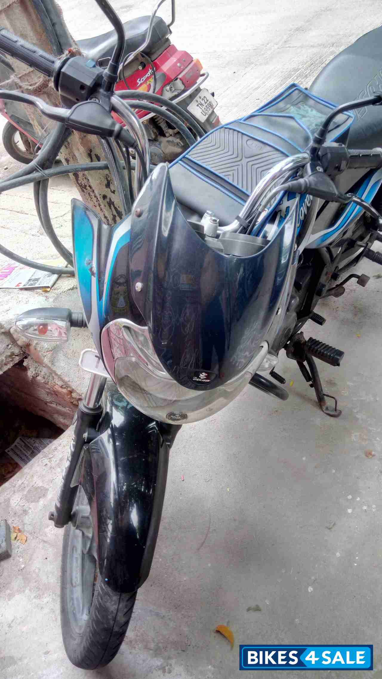 Blue Bajaj Discover 100 DTS-Si
