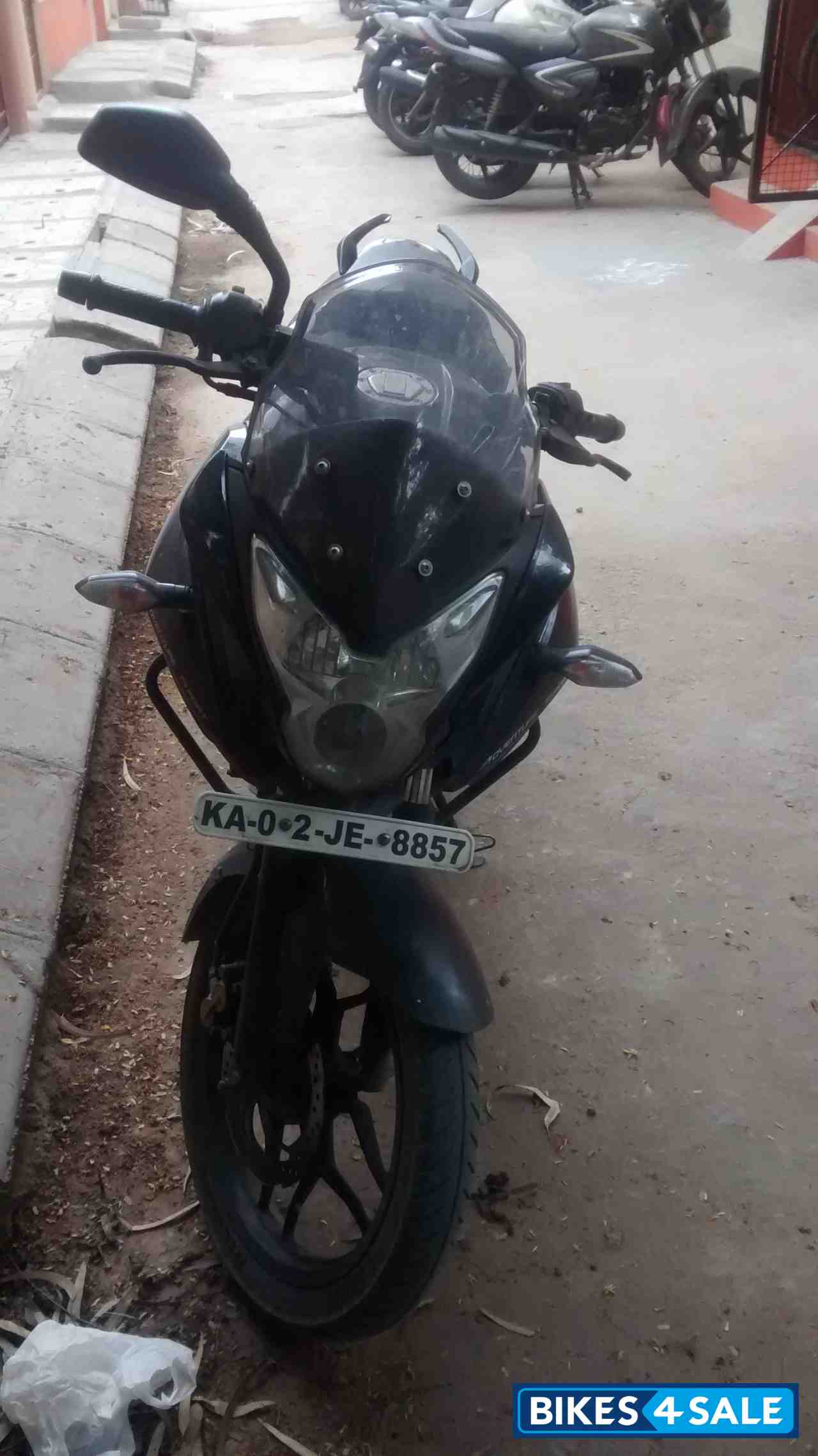 Black Bajaj Pulsar AS 150 Black Bajaj Pulsar AS 150