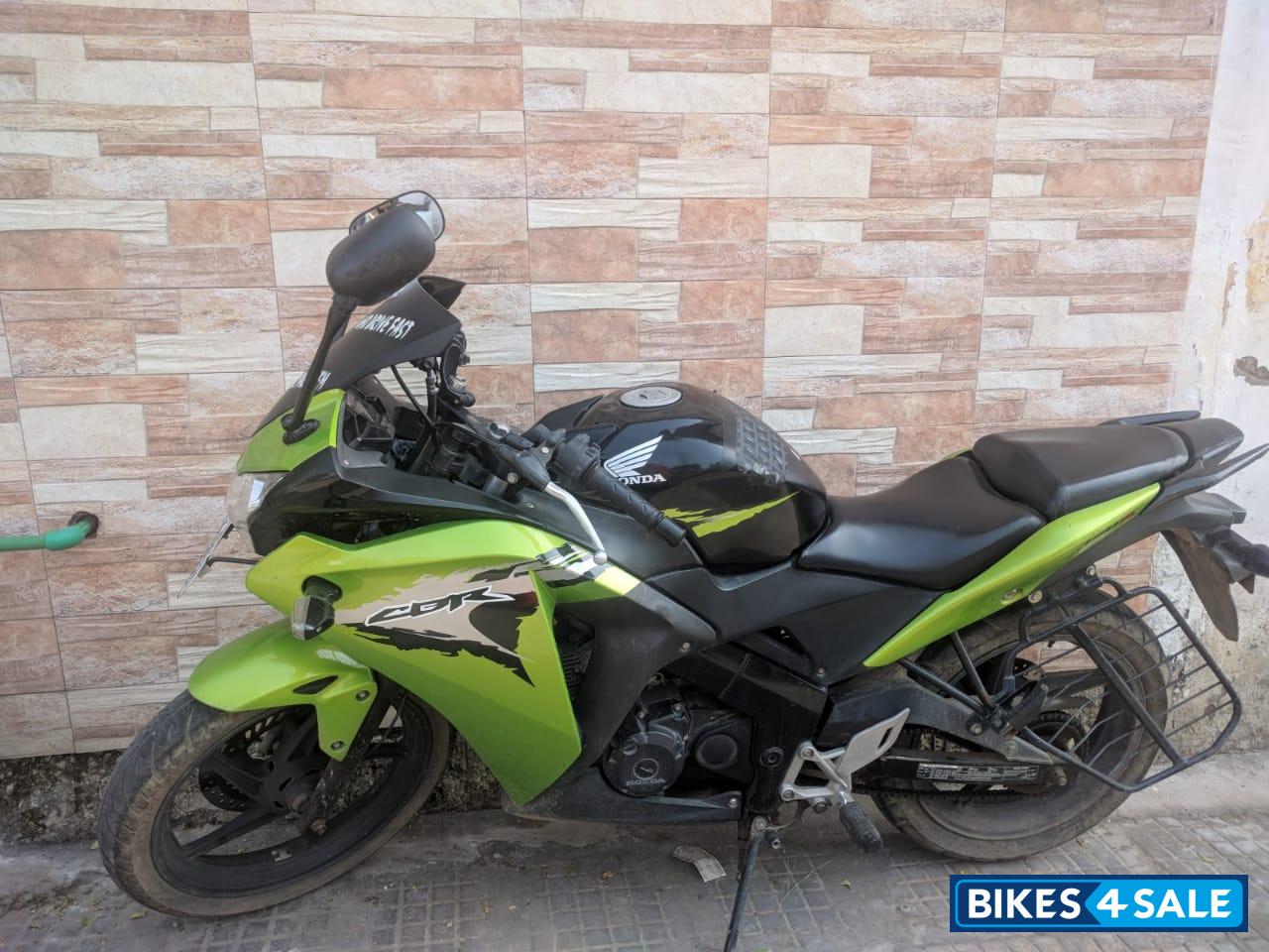 Candy Palm Green Honda CBR 150R